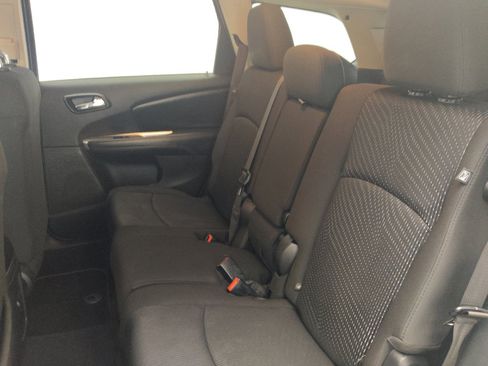 Used 2018 Dodge Journey SE w/ Connectivity Group FWD image 18