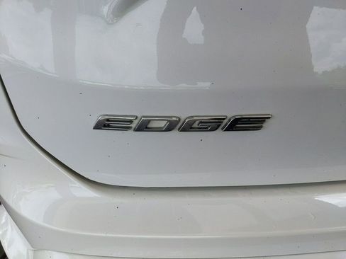Used 2020 Ford Edge Titanium w/ Equipment Group 301A AWD/4WD image 8