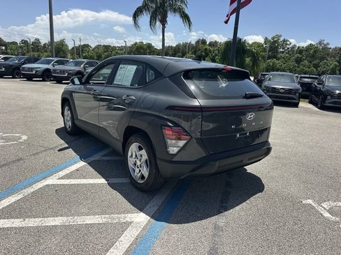 Certified 2025 Hyundai Kona SE FWD image 8