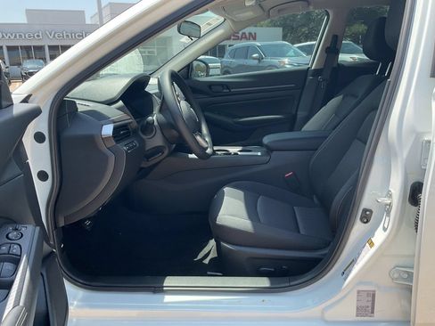 New 2026 Nissan Altima 2.5 SV FWD image 8