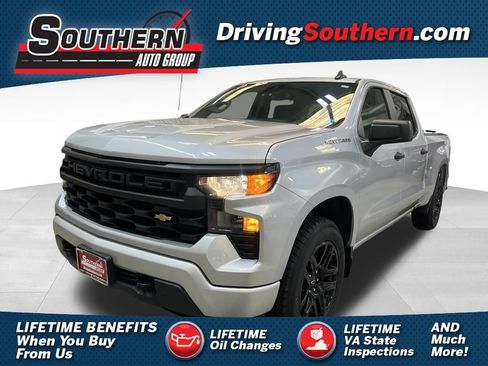 Used 2022 Chevrolet Silverado 1500 Custom AWD/4WD image 1