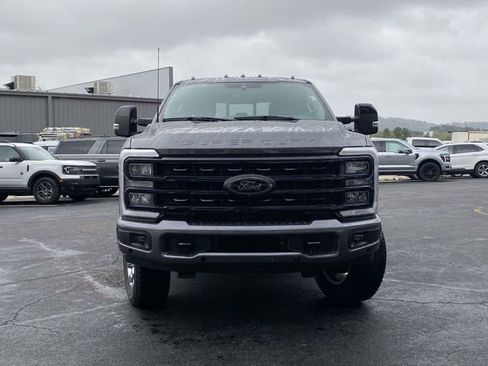 Certified 2023 Ford F250 Lariat w/ Black Appearance Package image 9