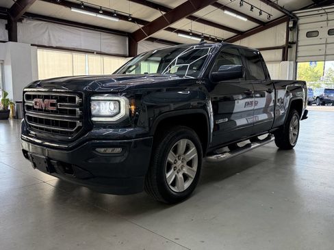 Used 2018 GMC Sierra 1500 SLE w/ SLE Value Package AWD/4WD image 3