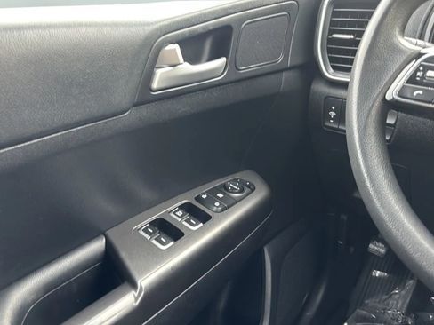 Used 2021 Kia Sportage LX FWD image 16