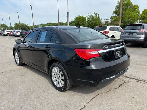 Used 2013 Chrysler 200 Touring FWD image 5