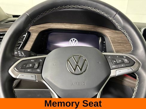 Used 2024 Volkswagen Atlas SEL AWD/4WD image 17