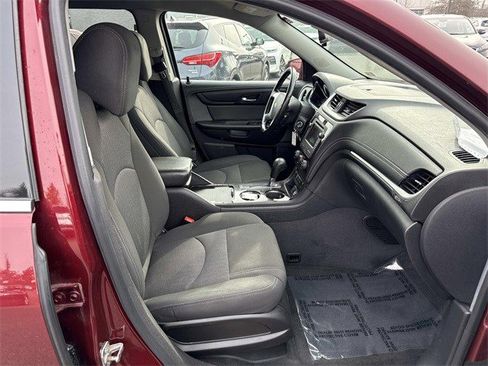 Used 2016 Chevrolet Traverse LT w/ Style and Technology Package image 9