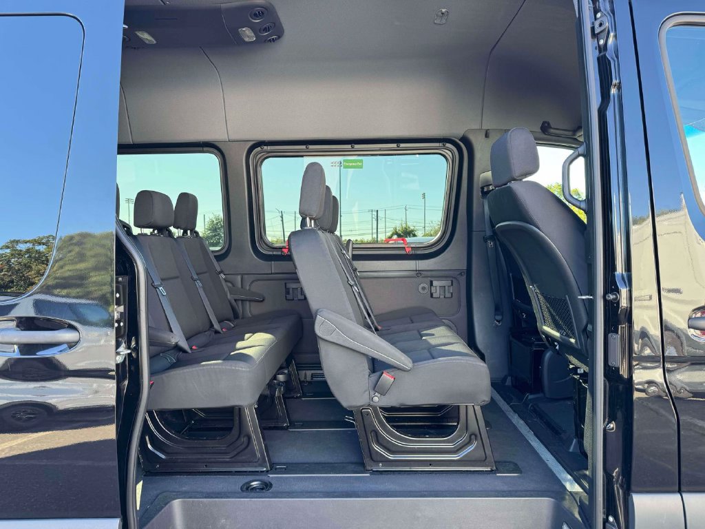 Used 2025 Mercedes-Benz Sprinter 2500 image 13