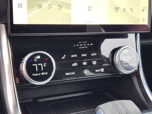 Used 2022 Jaguar XF R-Dynamic SE image 20