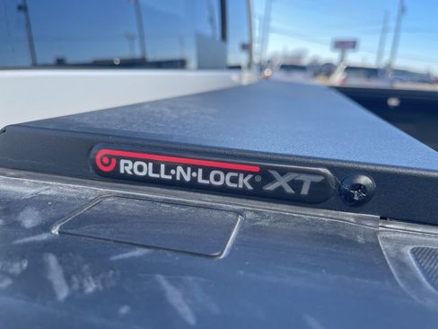 Used 2022 GMC Sierra 2500 AT4 w/ AT4 Premium Plus Package image 18