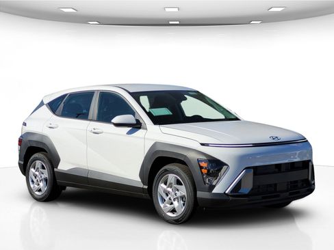 New 2026 Hyundai Kona SE image 7
