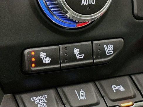 Certified 2020 GMC Sierra 2500 AT4 w/ AT4 Premium Package AWD/4WD image 25