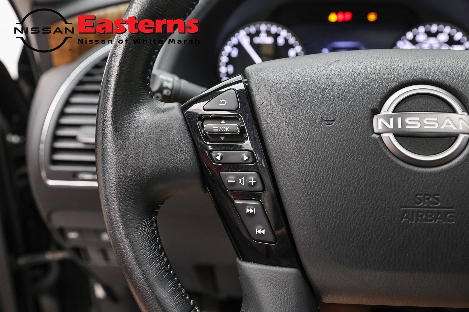 Used 2023 Nissan Armada SL w/ Captain's Chairs Package AWD/4WD image 15