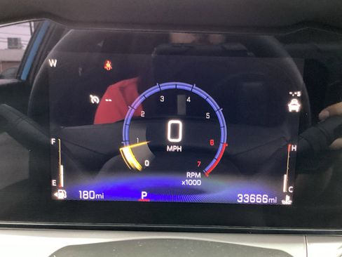 Used 2025 Chevrolet Trax LT image 22