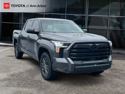 Used 2023 Toyota Tundra SR5 w/ SR5 Convenience Package AWD/4WD image 1