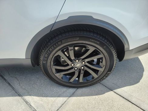 Used 2020 Land Rover Discovery HSE AWD/4WD image 24