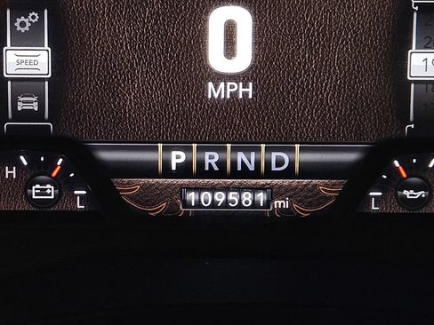 Used 2023 RAM 1500 Laramie AWD/4WD image 9