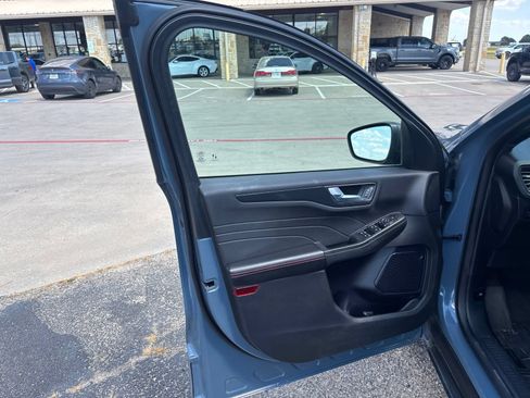 Used 2024 Ford Escape ST-Line w/ Tech Pack #1 FWD image 4