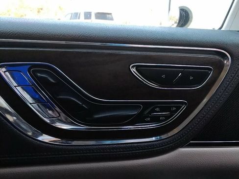 Used 2017 Lincoln Continental Reserve w/ Technology Package image 25