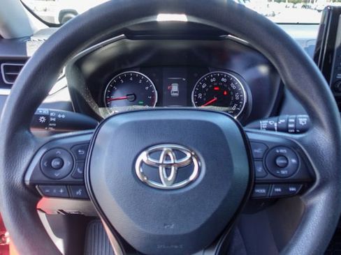 Certified 2022 Toyota RAV4 XLE w/ Convenience Package FWD image 14
