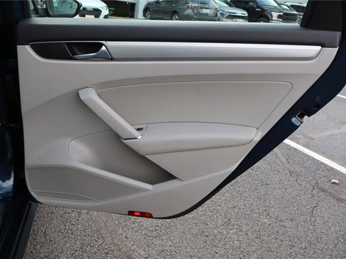 Used 2019 Volkswagen Passat 2.0T Wolfsburg image 29