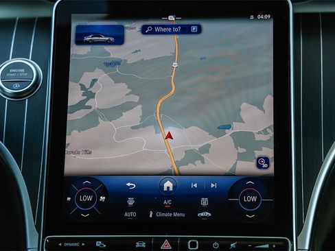 New 2025 Mercedes-Benz C 300 Sedan image 12