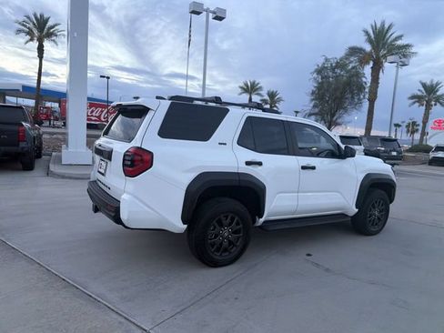 Certified 2025 Toyota 4Runner SR5 AWD/4WD image 4