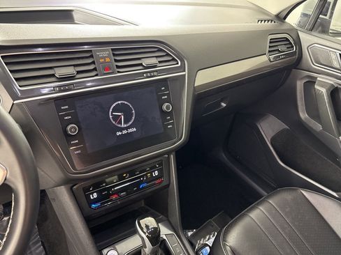 Used 2024 Volkswagen Tiguan SE FWD image 33