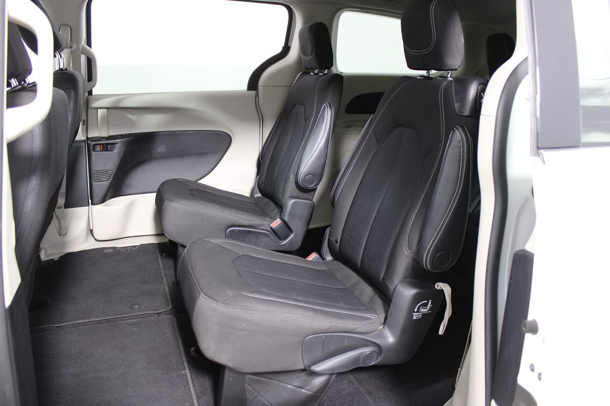 Used 2023 Chrysler Voyager LX FWD image 20