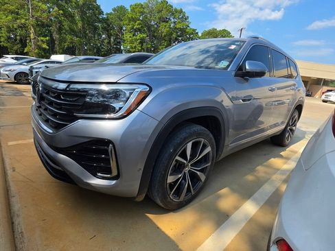 Used 2024 Volkswagen Atlas SEL Premium R-Line AWD/4WD image 2