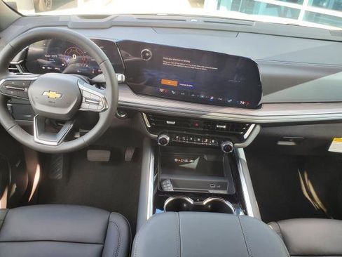 New 2025 Chevrolet Suburban LT w/ Comfort Package image 28