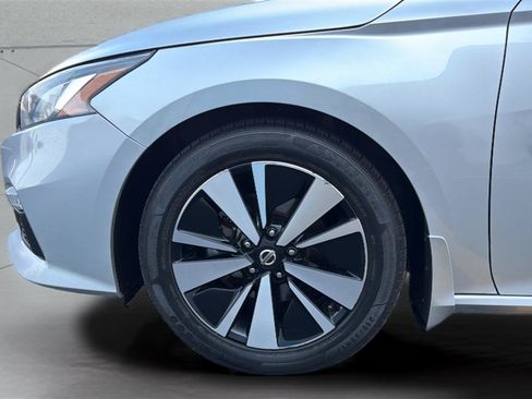 Used 2022 Nissan Altima 2.5 SV FWD image 30