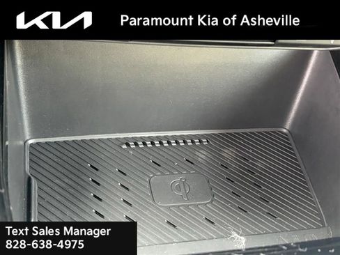 New 2025 Kia Niro EX Touring image 16