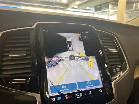 Certified 2024 Volvo XC90 B6 Plus image 18