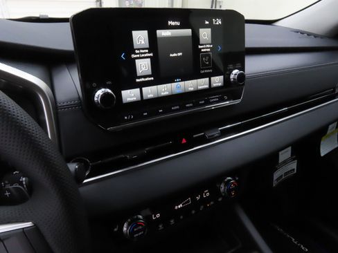 New 2025 Mitsubishi Outlander SE image 15