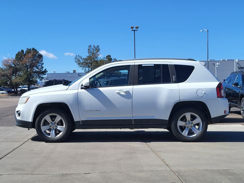 Used 2016 Jeep Compass Latitude image 4
