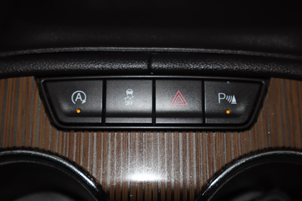 Used 2021 GMC Acadia SLE FWD image 29