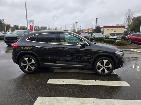 Used 2025 Mercedes-Benz GLA 250 4MATIC image 6