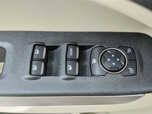 Used 2022 Ford EcoSport S AWD/4WD image 13