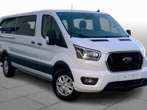 Used 2023 Ford Transit 350 XLT image 3