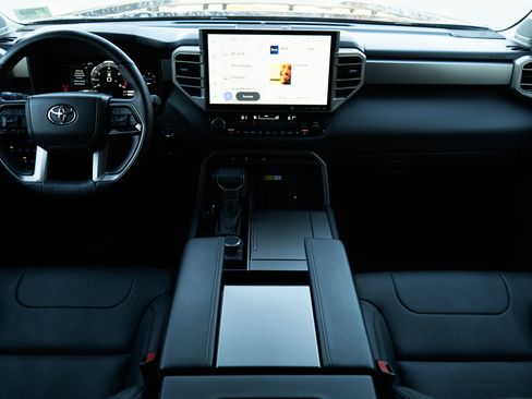 Used 2023 Toyota Sequoia Limited image 20