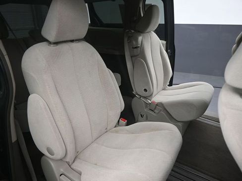 Used 2013 Toyota Sienna LE FWD image 25