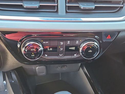 Used 2026 Chevrolet Trax LT w/ Driver Confidence Package FWD image 24