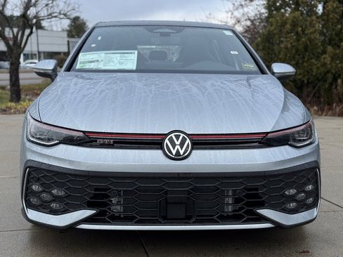 New 2026 Volkswagen GTI SE image 2