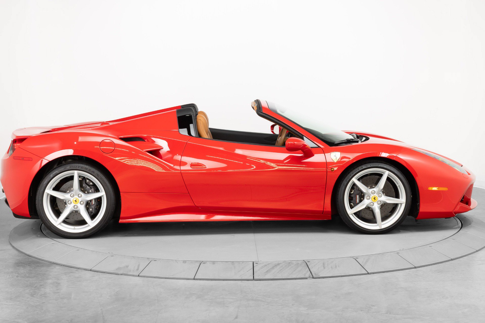 Certified 2019 Ferrari 488 Spider RWD image 9