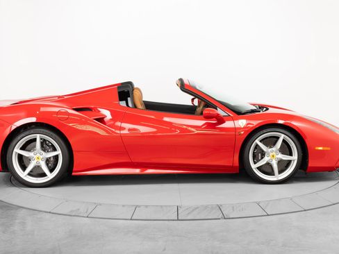 Certified 2019 Ferrari 488 Spider RWD image 9
