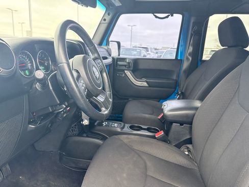 Used 2015 Jeep Wrangler Unlimited Sport image 13