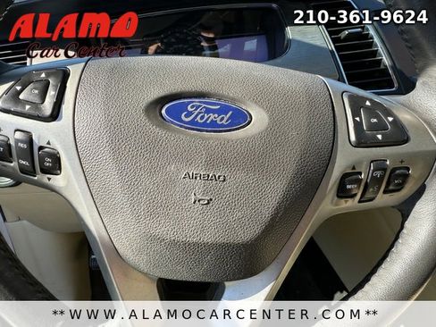 Used 2013 Ford Taurus SEL image 32