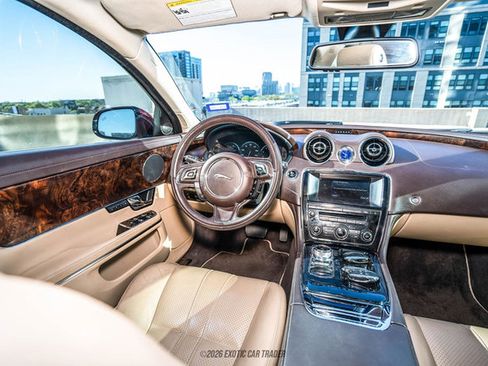 Used 2012 Jaguar XJ RWD image 53