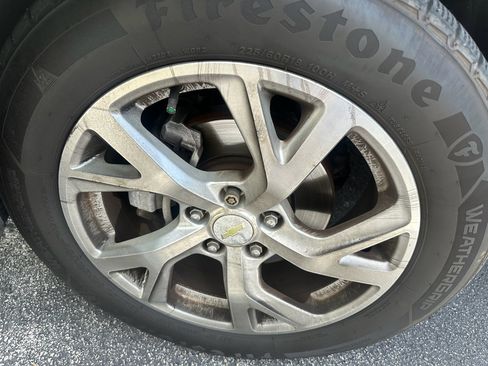 Used 2018 Chevrolet Equinox Premier image 12